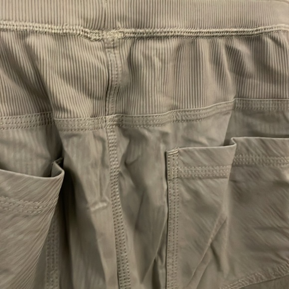 Lululemon Street To Studio Pant II in carbon grey size 8 - Picture 5 of 5
